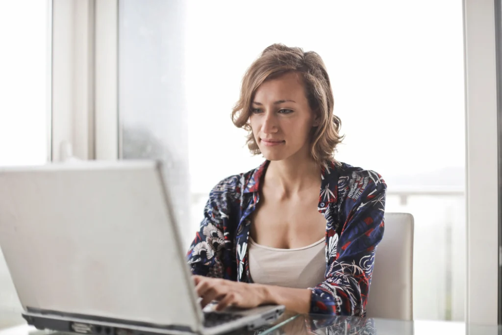 Support coordinator completing an online PBS referral form for an NDIS participant